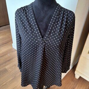 Vince Camuto Black Polka Dot 3/4 Sleeve V Neck Blouse EUC M